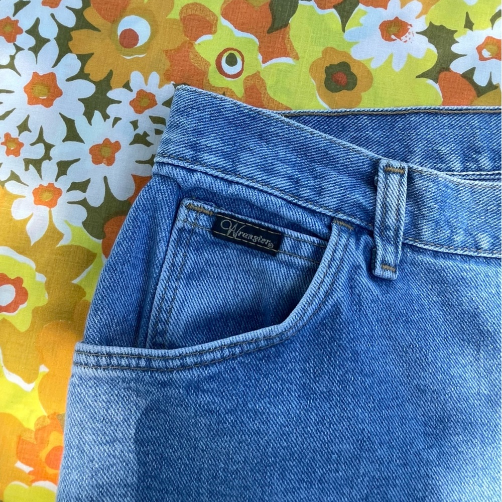 Vintage 90’s Wrangler Denim Mom Shorts - Picture 8 of 8